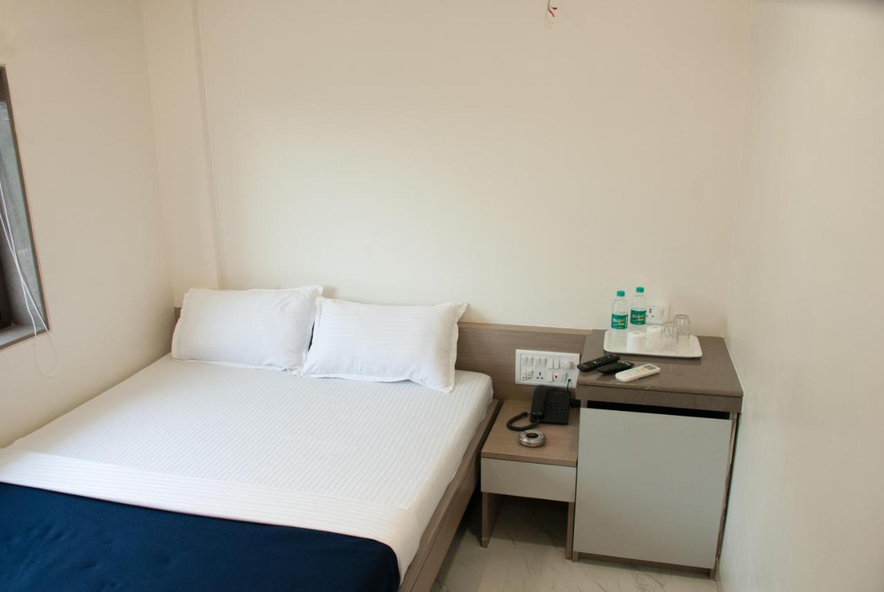 City Hotel Bombay Exterior foto